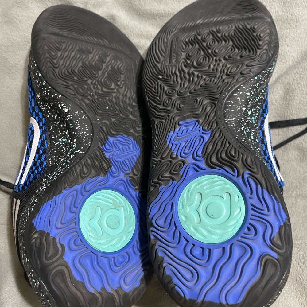 Nike KD Trey5 basketball shoe - Picture 3 of 4